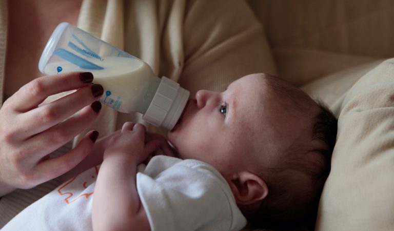 Cum ce se poate inlocui laptele matern dupa intarcare? 